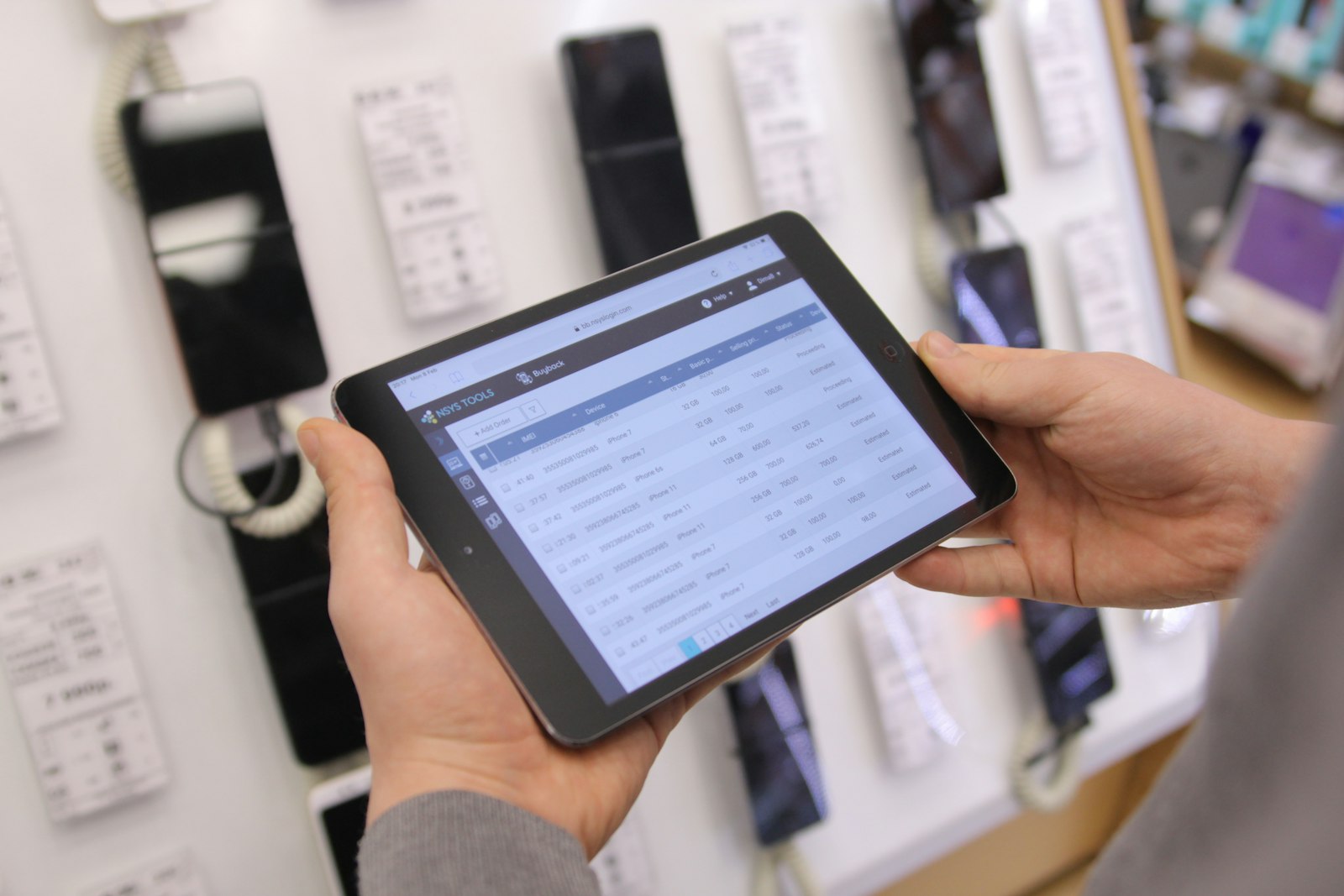 Batch tracking list on a tablet